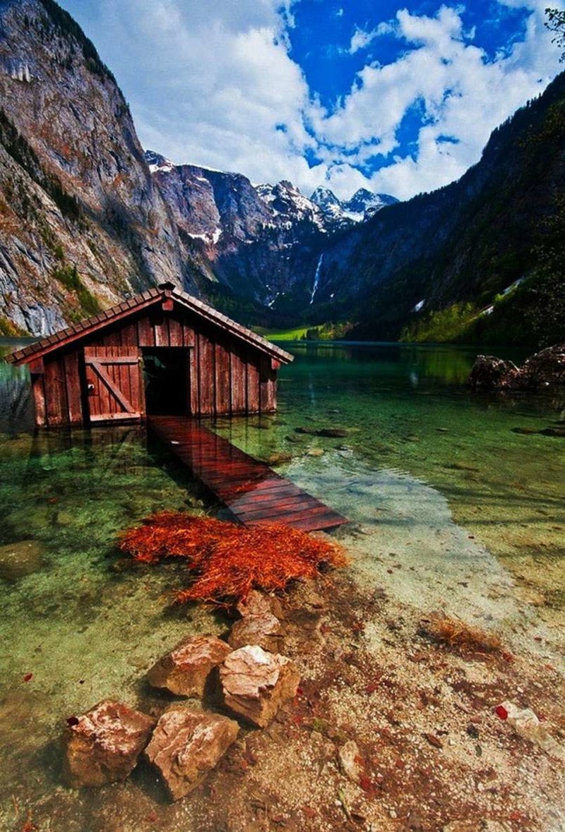 4. Заброшенный дом на воде, озеро Оберзее, Германия