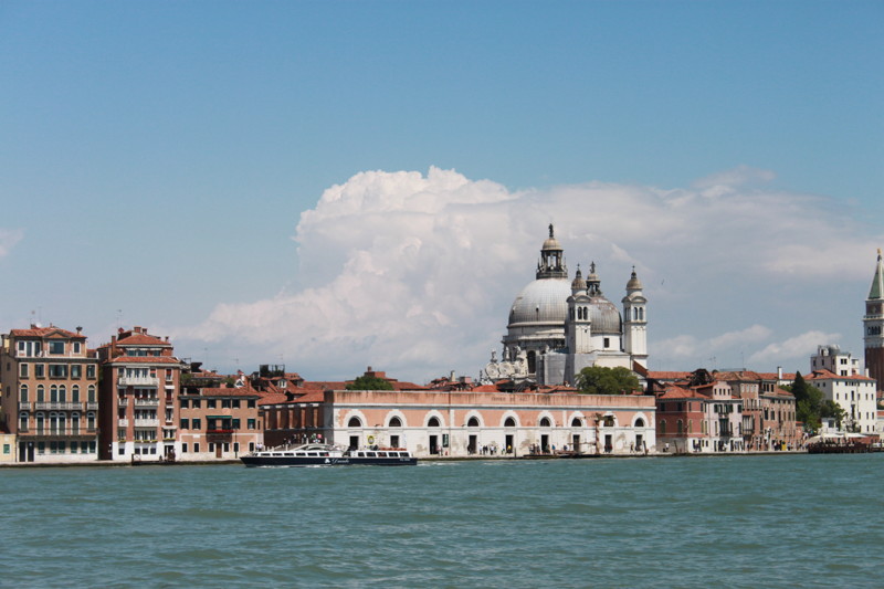 Венеция прекрасная и печальная