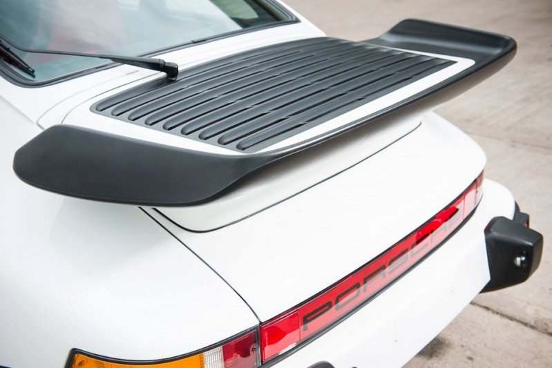Porsche 911 1986 года с пробегом 743 километра