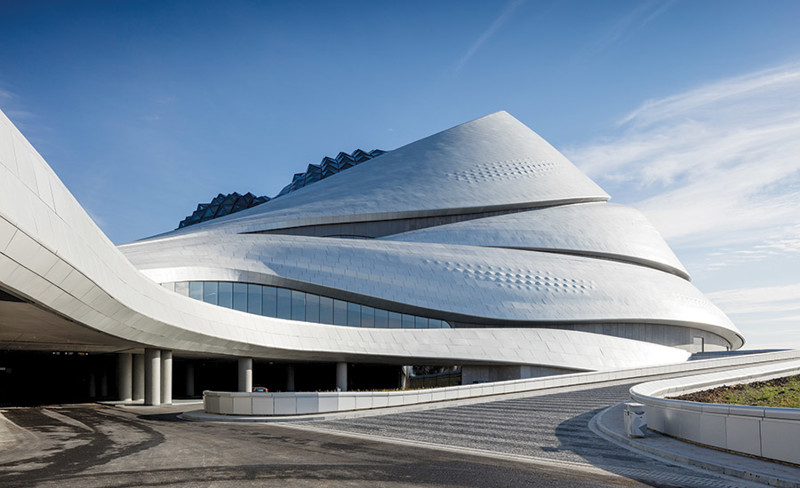 В Китае, в городе основанным русскими, построен фантастический театр Оперы
