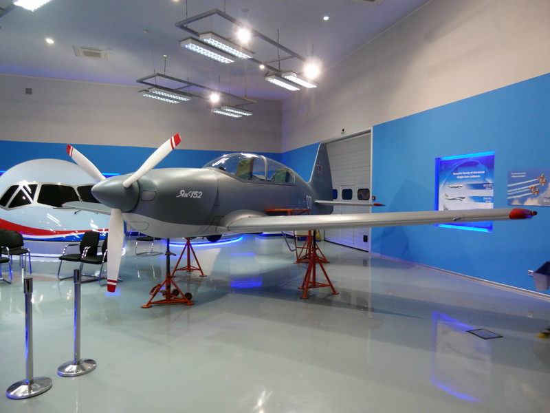ВКС получат 150 учебных самолетов Як-152