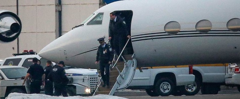 10 знаменитостей, которые устраивали скандалы на борту самолета