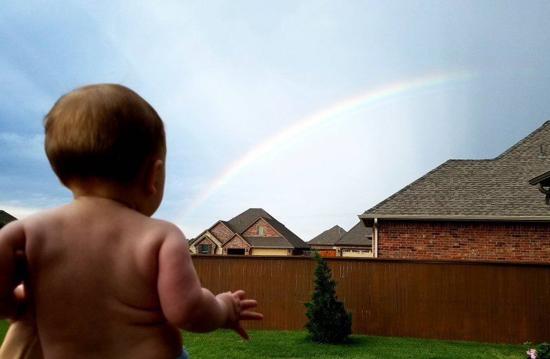 Малыш и радуга 