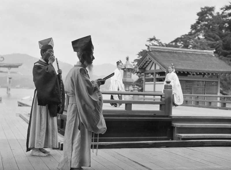 Фотографии Японии в эпоху перемен. Конец эры Мэйдзи в объективе Арнольда Генте