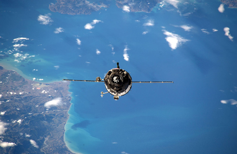 Космический корабль «Союз», прибывающий на Международную космическую станцию, 20 марта 2016.