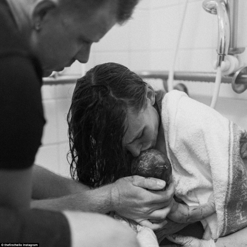 На этих великолепных фотографиях запечатлены моменты первой встречи младенцев с их родителями