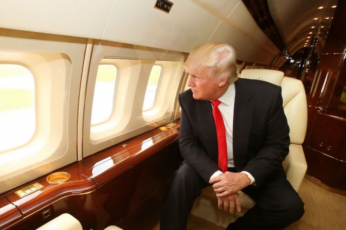 Что у Трампа на борту: "Боинг" кандидата-миллиардера отделан чистым золотом