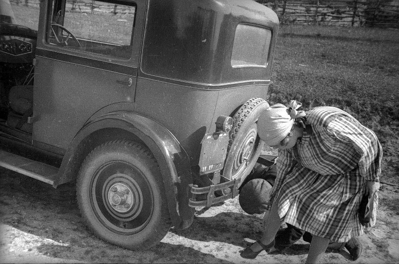 Поездка в Ленинград на автомобиле "Рено" Маяковского 1929 год