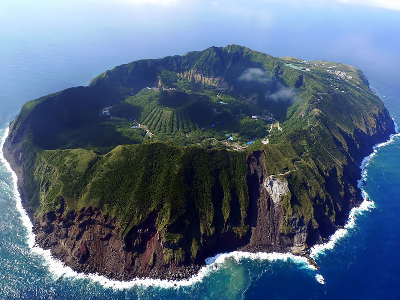 13. Вулканический остров Аогасима