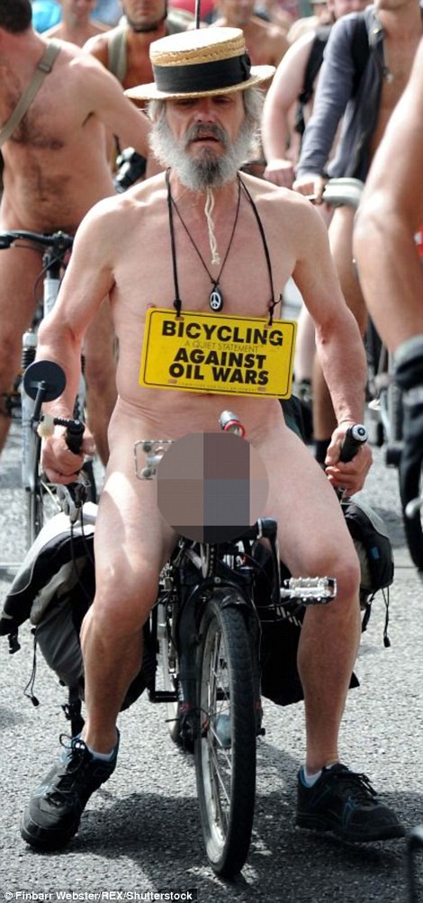Лондонские велосипедисты разделись догола велосипеды, обнаженка, странная демонстрация, удивительное рядом