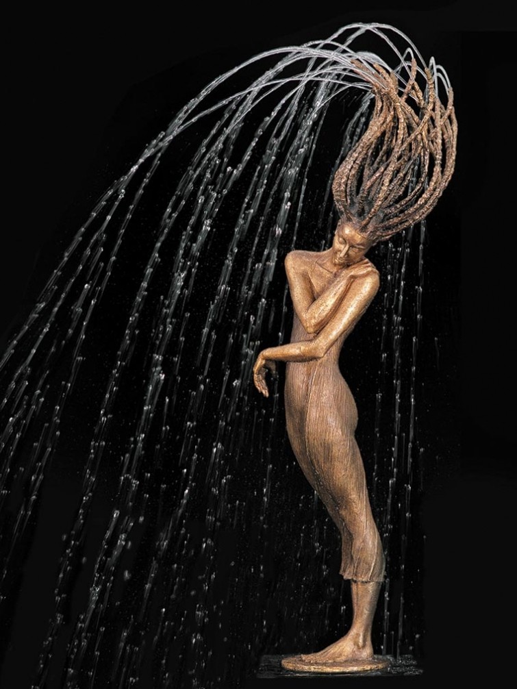 Поэтические и изящные скульптуры, дополненные струями воды