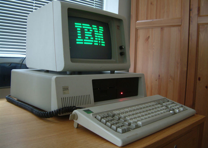 IBM Personal Computer XT (сокращение от eXtended Technology), или IBM 5160, 1983 год