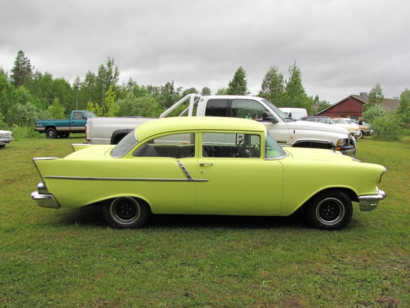 Это не знаю что.Думаю, что Chevrolet Belair