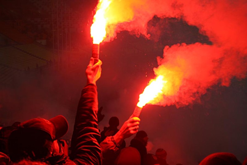 На Евро-2016 контрабандный файер загорелся в анусе албанского фаната