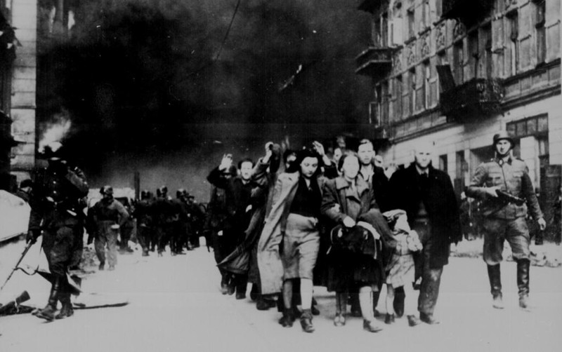 Во время Второй мировой войны Япония приняла беженцев-евреев и отклонила протесты Германии.