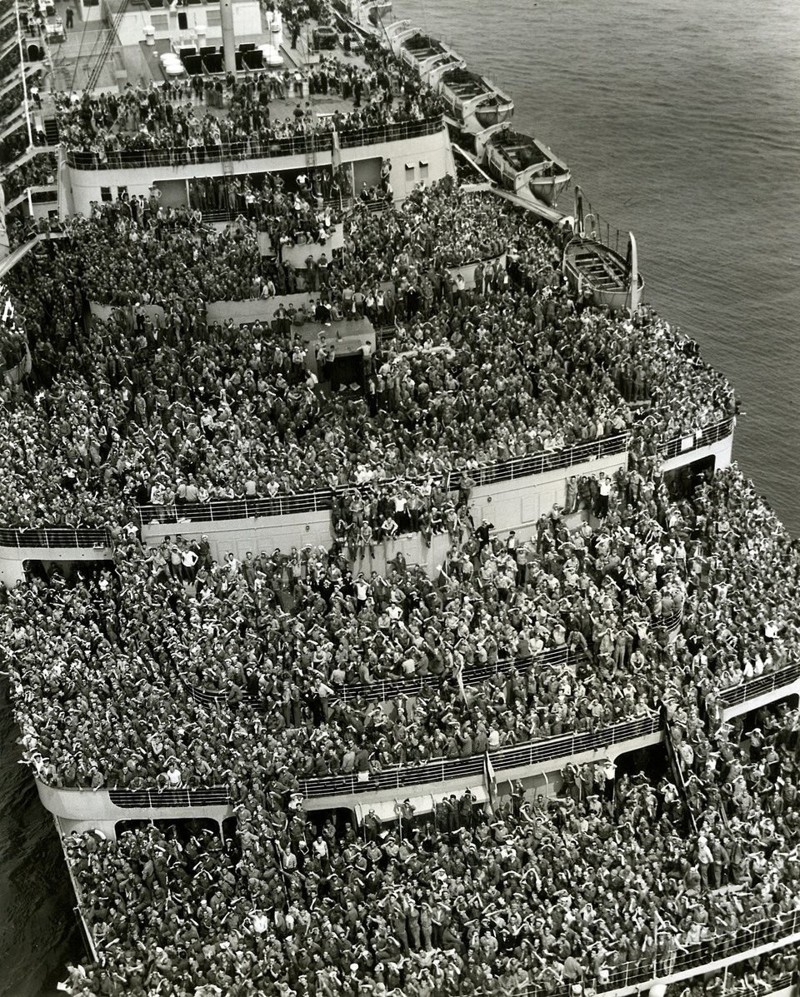 Американские солдаты возвращаются домой после окончания Второй мировой войны, 1945