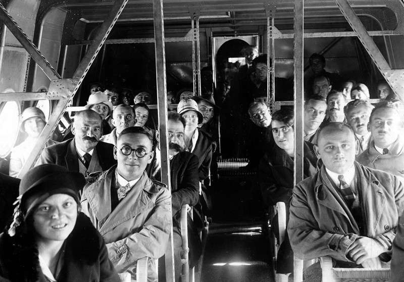 21 октября 1929 года. Сотрудники Дорнье и члены экипажа на борту Dornier Do X во время полёта над Боденским озером.