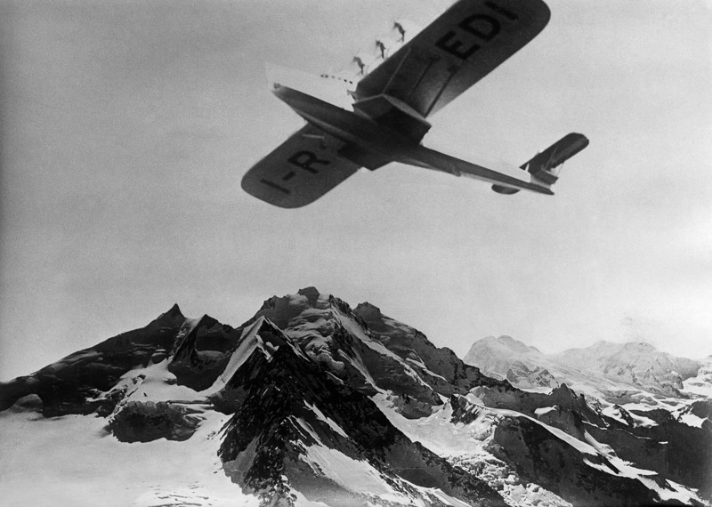 28 августа 1931 года. Итальянская летающая лодка Dornier Do X летит над Альпами.