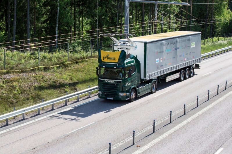  Швеция тестируют электрическое шоссе для грузовиков 