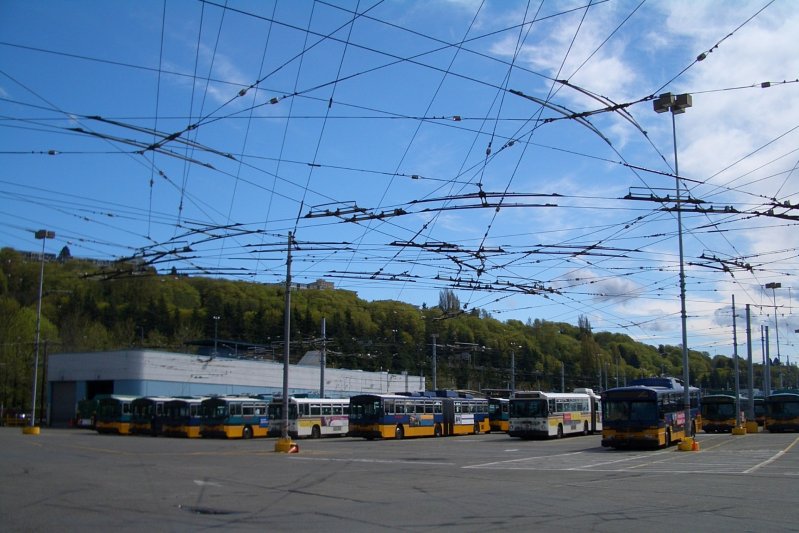  Контактная сеть в троллейбусном парке Сиэтла: