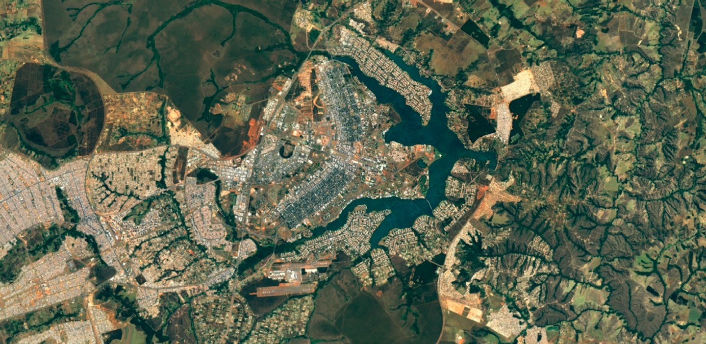 Карта с фотографиями местности спутниковая