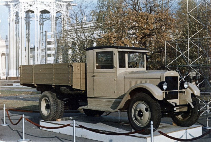 Выставка "50 лет Советскому Автопрому" на ВДНХ 