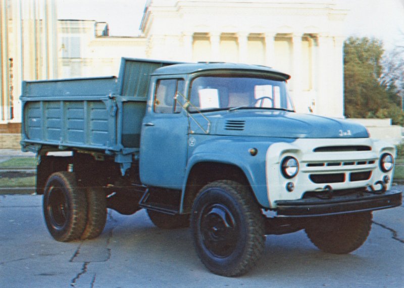 Выставка "50 лет Советскому Автопрому" на ВДНХ 