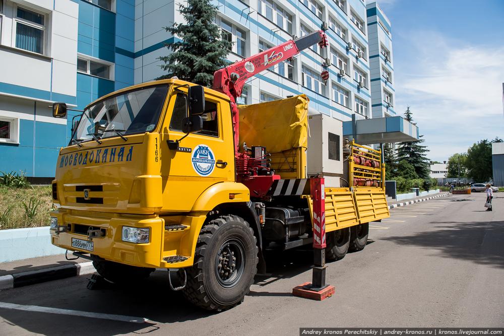 Машина ао. КАМАЗ Мосводоканал. Аварийная служба Мосводоканал КАМАЗ. Мосводоканал машина КАМАЗ. Автокран Мосводоканал.