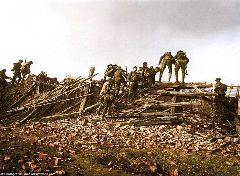 100-летие битвы на Сомме: фото безмятежных солдат перед самым кровавым событием в британской истории