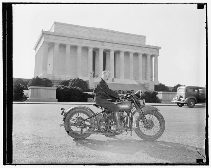 Мотоциклистки прошлого века