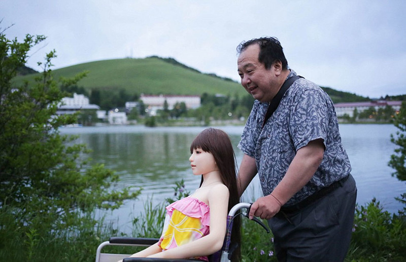 Женатый японец утверждает, что нашёл своё счастье... с куклой из секс-шопа