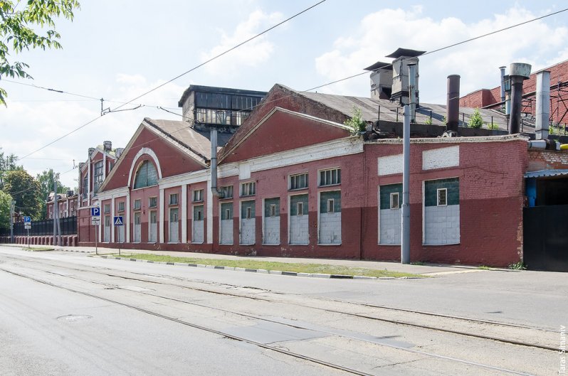  Завод находится, как следует из названия, в районе Сокольники, на улице Матросская Тишина, известной совсем другим учреждением, расположенным неподалёку