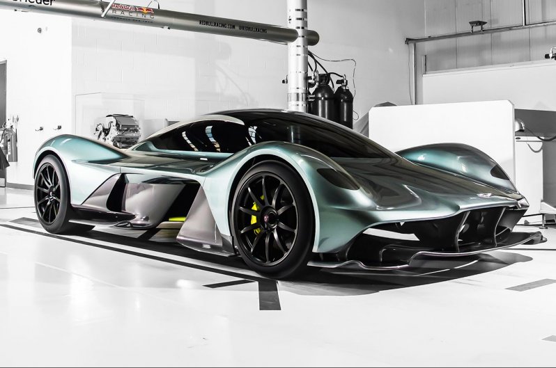 Во вторник в штаб-квартире Aston Martin прошла презентация, в рамках которой был показан автомобиль, что – по надеждам создателей – должен стать быстрее техники Ф1.