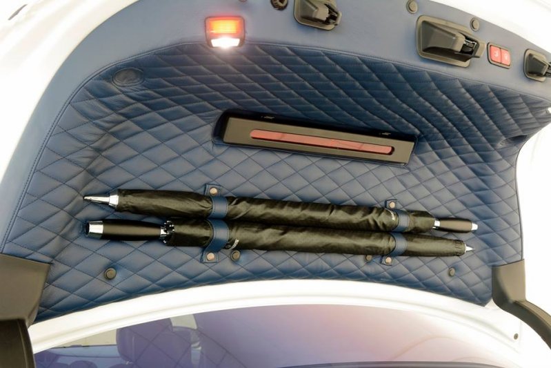 Brabus Maybach Rocket 900 с голубым салоном