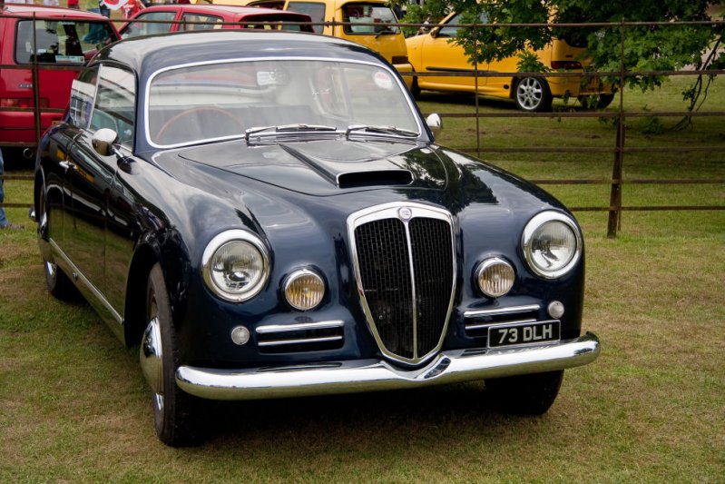 Lancia Aurelia 1955 года. Автомобиль итальянского производителя Lancoa.
