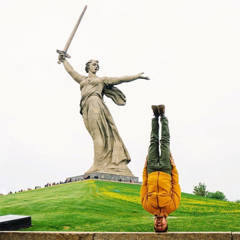 Статуя победы. Родина-мать Волгоград. Символ Волгограда Родина мать. Родина-мать Волгоград скульптор. Статуя Победы в Волгограде.