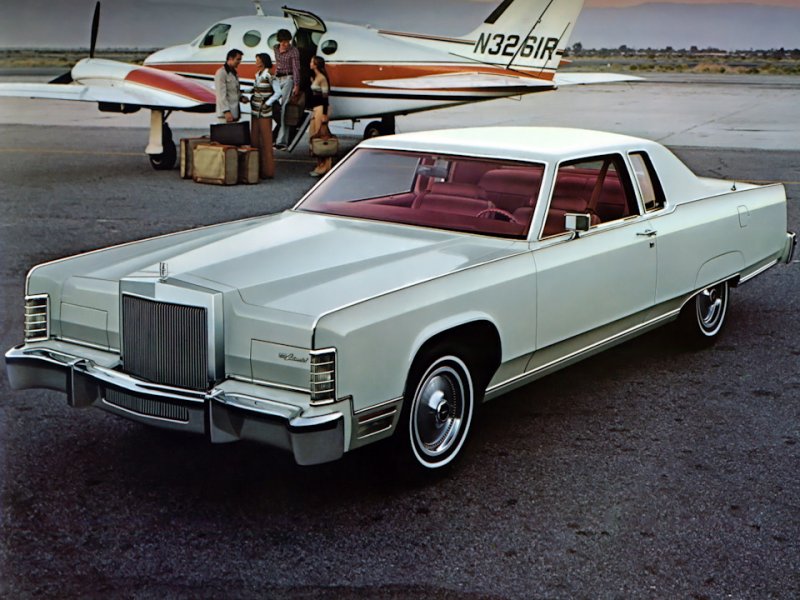 Lincoln Continental Coupe (1977) для сравнения в деталях с Mark V