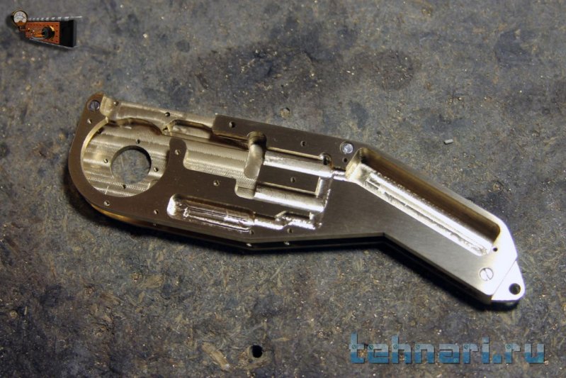 "Стимурай": электромеханический самооткрывающийся нож стимпанк-диверсанта 