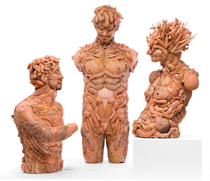 Это вам не игрушки: скульптор создает человекоподобные фигуры из старых кукол