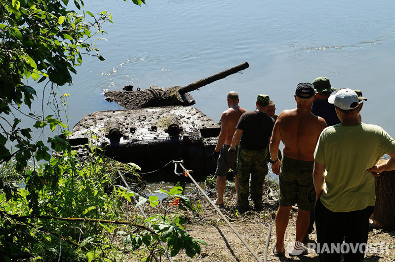 Под Воронежем со дна реки подняли единственный сохранившийся танк Т-34-76 (Дополнение)