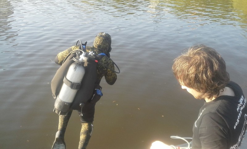 Водолазный костюм поплавок. Тяжелый водолазный костюм. Водолазное снаряжение оборудование для обучения. Сна ряжение 3бвсводолазное.