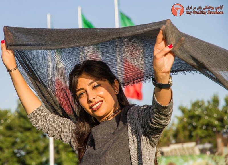 Моя скрытая свобода: иранские женщины срывают хиджабы