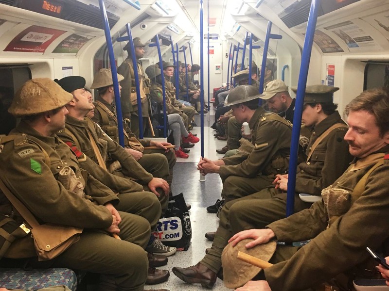И даже солдатам Первой мировой сегодня удобнее ехать на войну на метро.