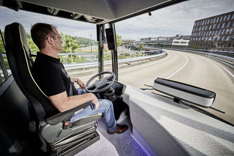 Мерседес показал беспилотный городской автобус будущего