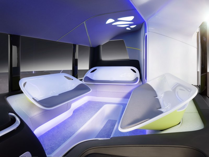 Мерседес показал беспилотный городской автобус будущего