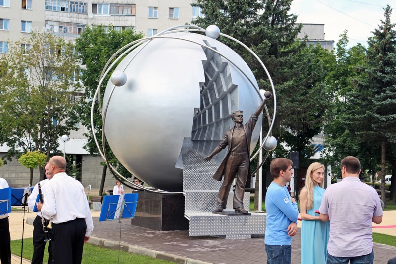 В Обнинске открыт памятник «Первопроходцам атомной энергетики» 