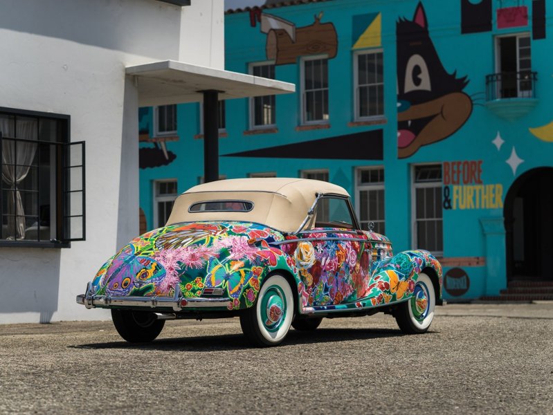 На аукционе Сотбис в Монтерее, штат Калифорния, станет доступен необычный лот - один из 1278 произведенных Mercedes 220 Cabriolet A 1952 года выпуска, имеющий всего 65 тысяч 208 километров на одометре. 