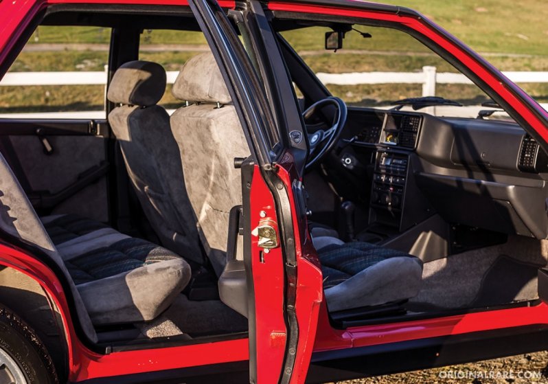 Lancia Delta HF Integrale - две легендарные итальянские машины на Ebay