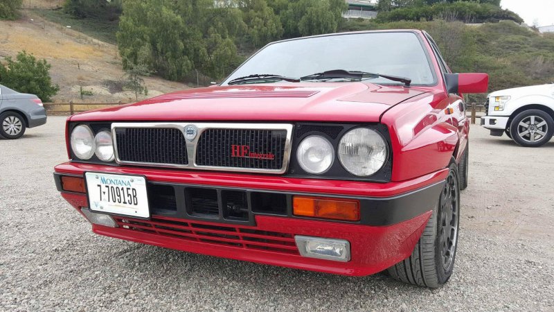 Lancia Delta HF Integrale - две легендарные итальянские машины на Ebay