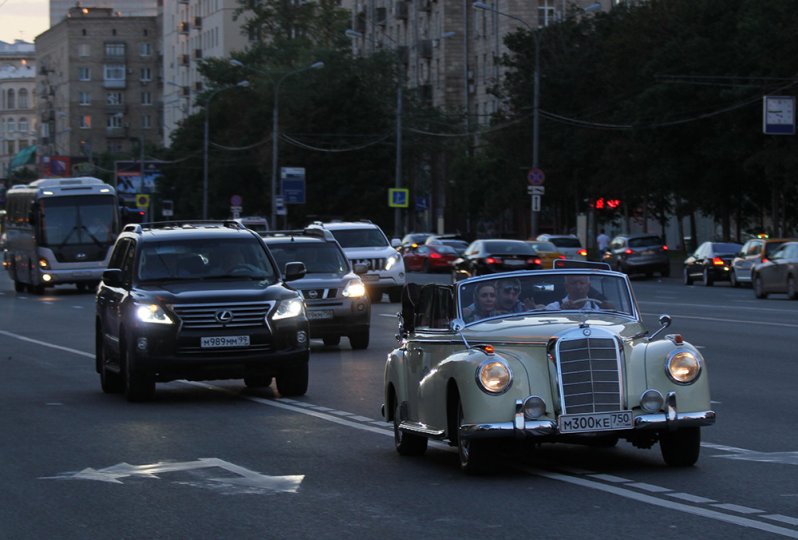 Ралли классических автомобилей "Ночная Москва"